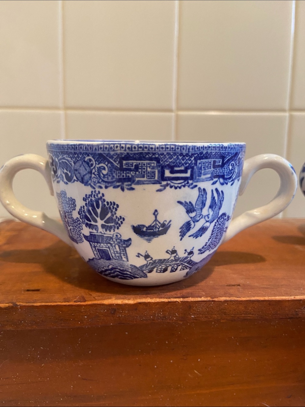 🩷Antique Blue Willow SoupCup Double Handles Ingraved For W.Ridgway &Co- Set of 4 - Picture 3 of 8
